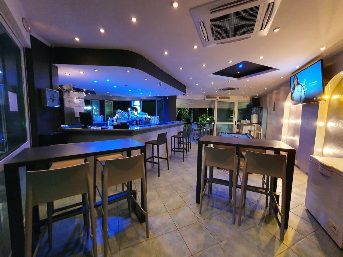 Vivian Hotel ลากานาส ภายนอก รูปภาพ