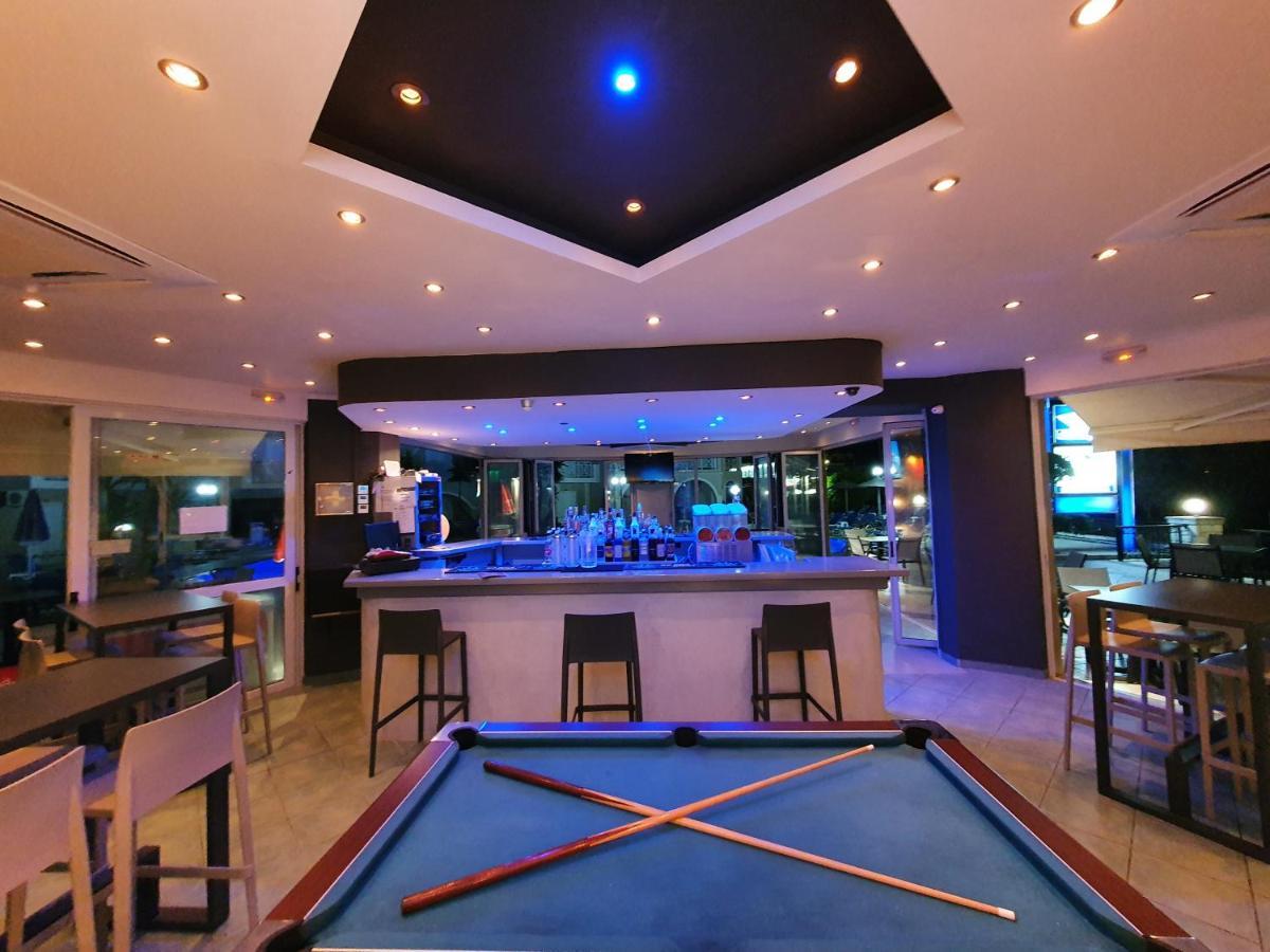 Vivian Hotel ลากานาส ภายนอก รูปภาพ