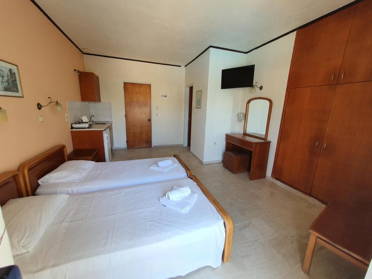 Vivian Hotel ลากานาส ภายนอก รูปภาพ